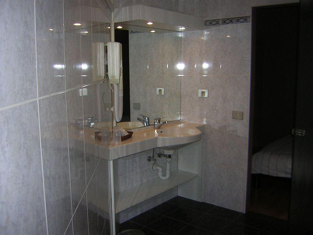 Anna'S Place Waregem Bagian luar foto